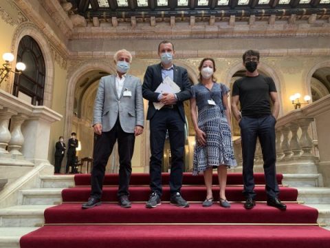 Albert Sola, Presidente de Europer, acompañado del Secretario, Quim Aguilar y la Directora de la Asociación, Susana Murciano, se han reunido con Oscar Ordeig, portavoz de economía y empresa del PSC en el Parlament de Catalunya